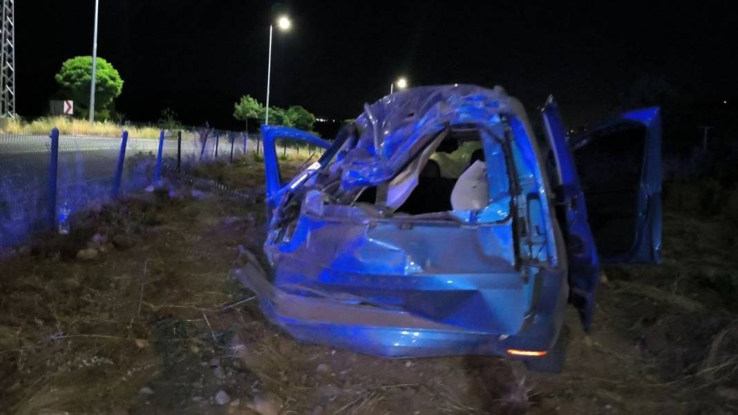 Hurdaya dönen araçtan yara bile almadan çıktı! Görgü tanığının sözleri dikkat çekti 7